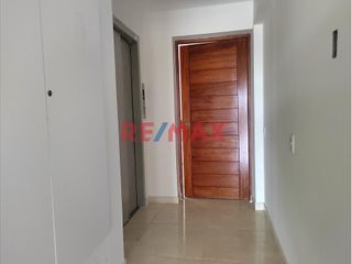 Foto 18 de ¡Vive la comodidad Frente al parque! y con una vista increíble 🏡🌳

Descubre este amplio departamento de 📐87 m² en el noveno piso de un moderno edifi