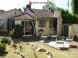Casa  en Venta Villa Sarmiento / Moron (A120 3433)