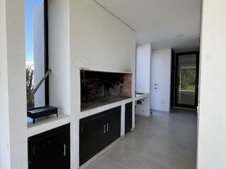 Foto 47 de Casa en Alquiler- Ecuestre Lote 409 de Costa Esmeralda - Fondo a la laguna