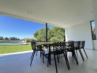 Foto 45 de Casa en Alquiler- Ecuestre Lote 409 de Costa Esmeralda - Fondo a la laguna