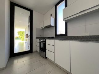 Foto 20 de Casa en Alquiler- Ecuestre Lote 409 de Costa Esmeralda - Fondo a la laguna