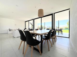 Foto 10 de Casa en Alquiler- Ecuestre Lote 409 de Costa Esmeralda - Fondo a la laguna