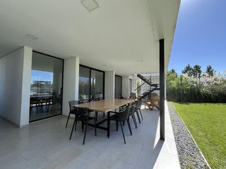 Foto 48 de Casa en Alquiler- Ecuestre Lote 409 de Costa Esmeralda - Fondo a la laguna