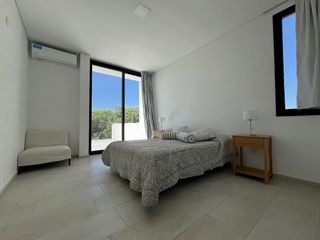 Foto 29 de Casa en Alquiler- Ecuestre Lote 409 de Costa Esmeralda - Fondo a la laguna