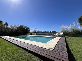 Foto 50 de Casa en Alquiler- Ecuestre Lote 409 de Costa Esmeralda - Fondo a la laguna