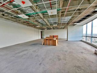 Foto 3 de VENTA DE OFICINA EN EL SECTOR BOSQUS DE PINO