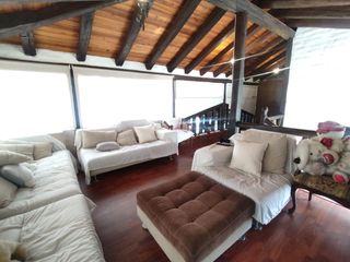 Casa Rustica en Venta con Suite y Área BBQ, de 226.89m² const. y 700m² terreno-Sector Selva Alegre