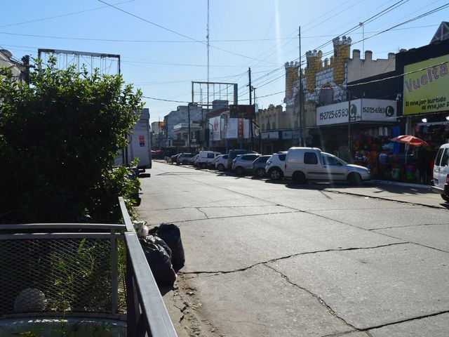 LOCAL Y DEPOSITO COMERCIAL AVENIDA PRINCIPAL