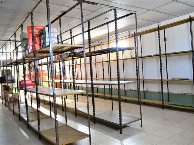 LOCAL Y DEPOSITO COMERCIAL AVENIDA PRINCIPAL