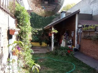 Foto 1 de VENTA DE TRIPLEX QUILMES OESTE