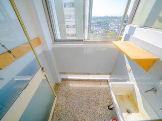Departamento  3 ambientes  frente con balcón, vista panorámica, lavadero separado