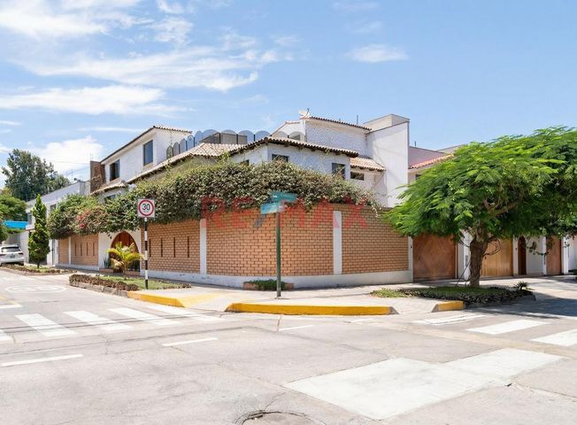 Casa en Venta en Santiago de Surco - Vista 4