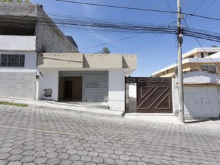 Calderón, Casa en venta, 197 m2, 2 habitaciones, 1 baño, 2 parqueaderos
