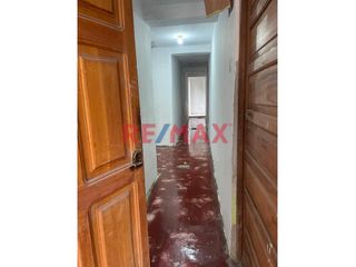 Foto 11 de ¿Sueñas con una casa espaciosa y versátil en una ubicación privilegiada? ¡No busques más! Te presentamos una magnífica propiedad de 2 pisos en el jr.