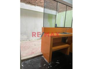 Foto 9 de ¿Sueñas con una casa espaciosa y versátil en una ubicación privilegiada? ¡No busques más! Te presentamos una magnífica propiedad de 2 pisos en el jr.