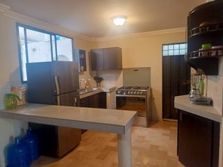 Foto 12 de Venta Casa Amplia seguridad 24 h  Mirador del Norte (Casa Blanca)  (JLR)
