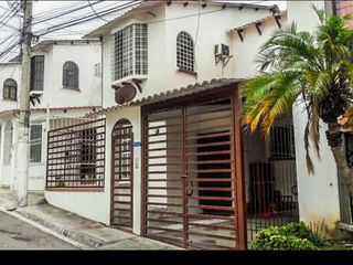 Foto 6 de Venta Casa Amplia seguridad 24 h  Mirador del Norte (Casa Blanca)  (JLR)