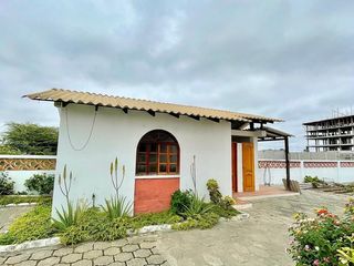 Ballenita, casa con vista al mar y amplio patio en alquiler.