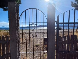Foto 2 de VENTA CASA Y GRAN LOTE VISTA TOTAL AL LAGO