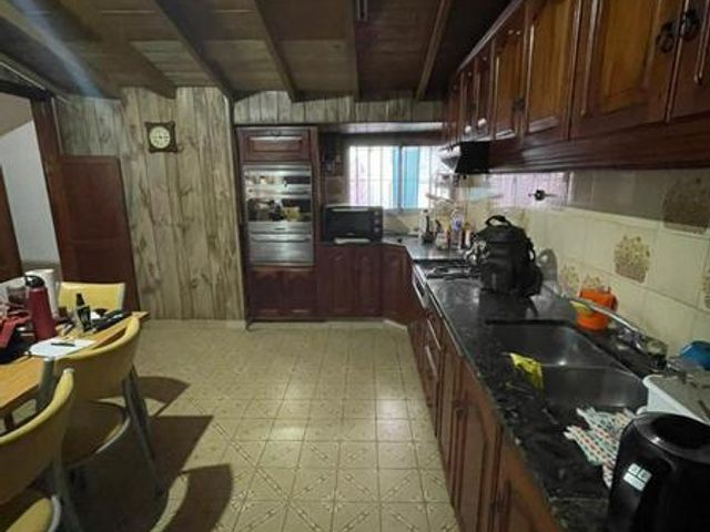 Chalet 4 ambientes en zona La Perla.