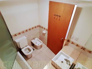 Av. del Libertador 8392. Departamento tres ambientes. Parrilla propia. Pileta, SUM. Seguridad 24hs.