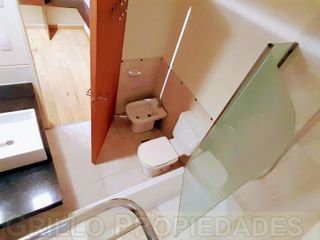 Av. del Libertador 8392. Departamento tres ambientes. Parrilla propia. Pileta, SUM. Seguridad 24hs.