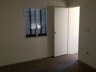 Foto 14 de RETASADA Casa 2 dormitorios + departamento int 1 dormitorio Pedro Pico 1000