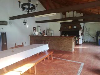 Casa en venta - 4 Dormitorios 3 Baños - Cochera - 2.200Mts2 - Florencio Varela