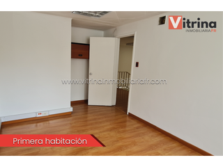 Vitrina Inmobiliaria vende casa en B. Estoril