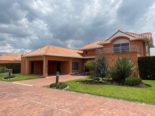 Foto 1 de casa en arriendo en pueblo viejo. Cod A8408284