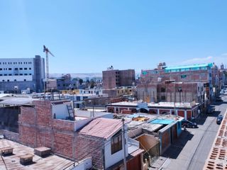 Inmueble en pleno centro de Tacna, con fácil acceso a todo lo que necesitas