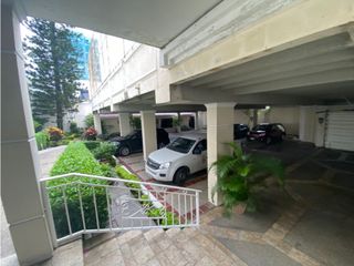 Foto 17 de LOS OLIVOS. Av Leopoldo Carrera edificio en corredor comercial