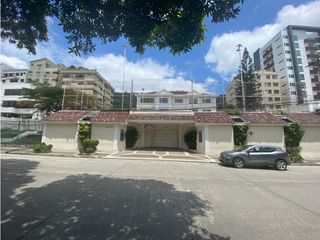 Foto 1 de LOS OLIVOS. Av Leopoldo Carrera edificio en corredor comercial
