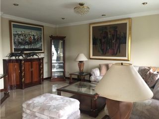 Foto 3 de LOS OLIVOS. Av Leopoldo Carrera edificio en corredor comercial