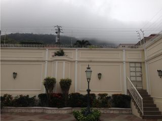 Foto 25 de LOS OLIVOS. Av Leopoldo Carrera edificio en corredor comercial