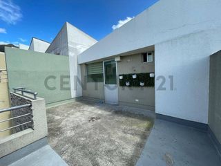 En venta casa con terraza. Sector El Pinar Alto