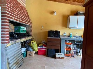 Casa en venta - 2 Dormitorios 1 Baño - Cochera - 400Mts2 - Manuel B. Gonnet, La Plata