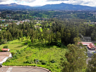 Vendo Terreno de 5700 m2 en el Valle de Los Chillos