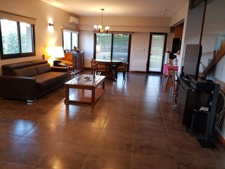 VENTA DE CASA 3 DORMITORIOS CON COCHERAS EN CANTEGRIL