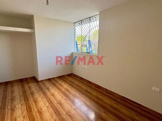 Foto 9 de Venta De Departamento Con Cochera Frente A Parque En Urb Las Quintanas