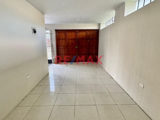 Foto 10 de Venta De Departamento Con Cochera Frente A Parque En Urb Las Quintanas