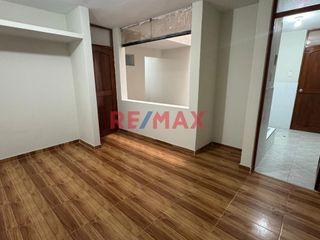 Foto 7 de Venta De Departamento Con Cochera Frente A Parque En Urb Las Quintanas