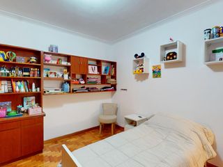 Casa de cuatro dormitorios en venta en La Plata