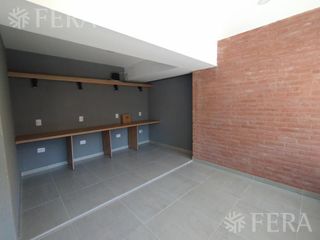 Venta departamento 2 ambientes con patio en Avellaneda (31374)