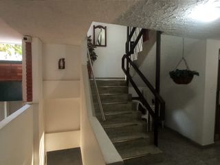 Venta Apartamento Segundo Piso Con Ascensor Edificio Fuengirola - Barrio La Flora . Cali