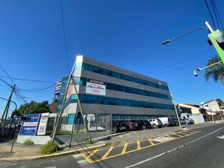 Foto 3 de Edificio de oficinas en alquiler en 2do piso sobre colectora Panamericana, Vicente López
