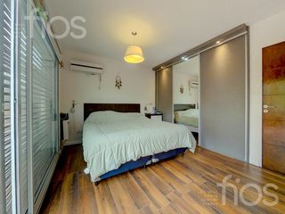 Venta casa de dos dormitorios con dos baños cochera balcón y patio en  Funes