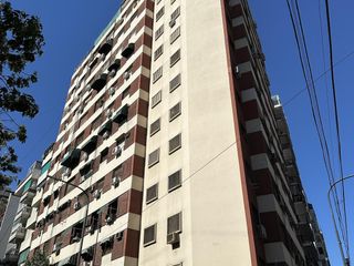 Río de Janeiro al 0 Departamento de 3 ambientes con dependencia en Alquiler en Caballito