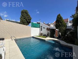 Venta casa 5 ambientes con piscina en Sarandí (31117)