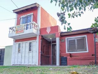 Casa en venta de 3 dormitorios c/ cochera en Paso del Rey
